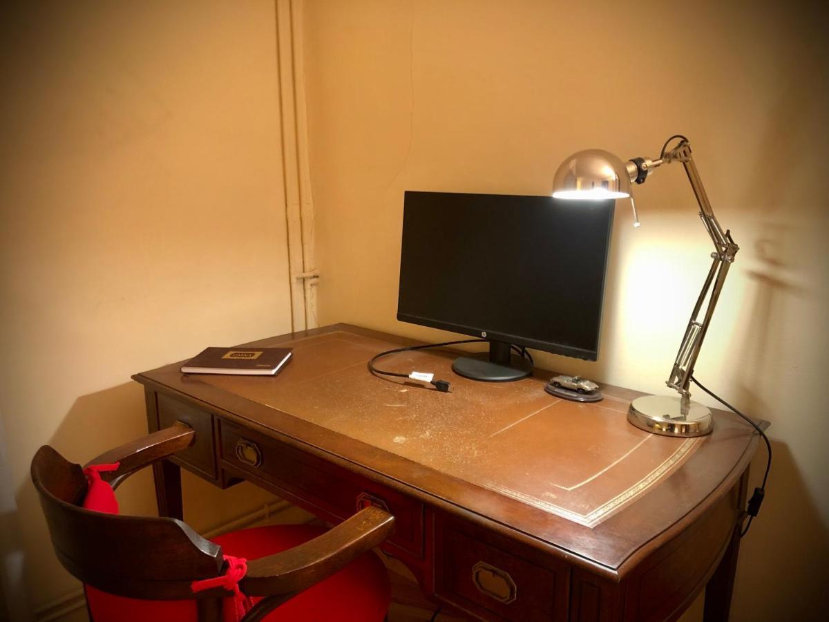 Maison Biscuit. Apartament A La Placa De La Vila Camprodon Esterno foto